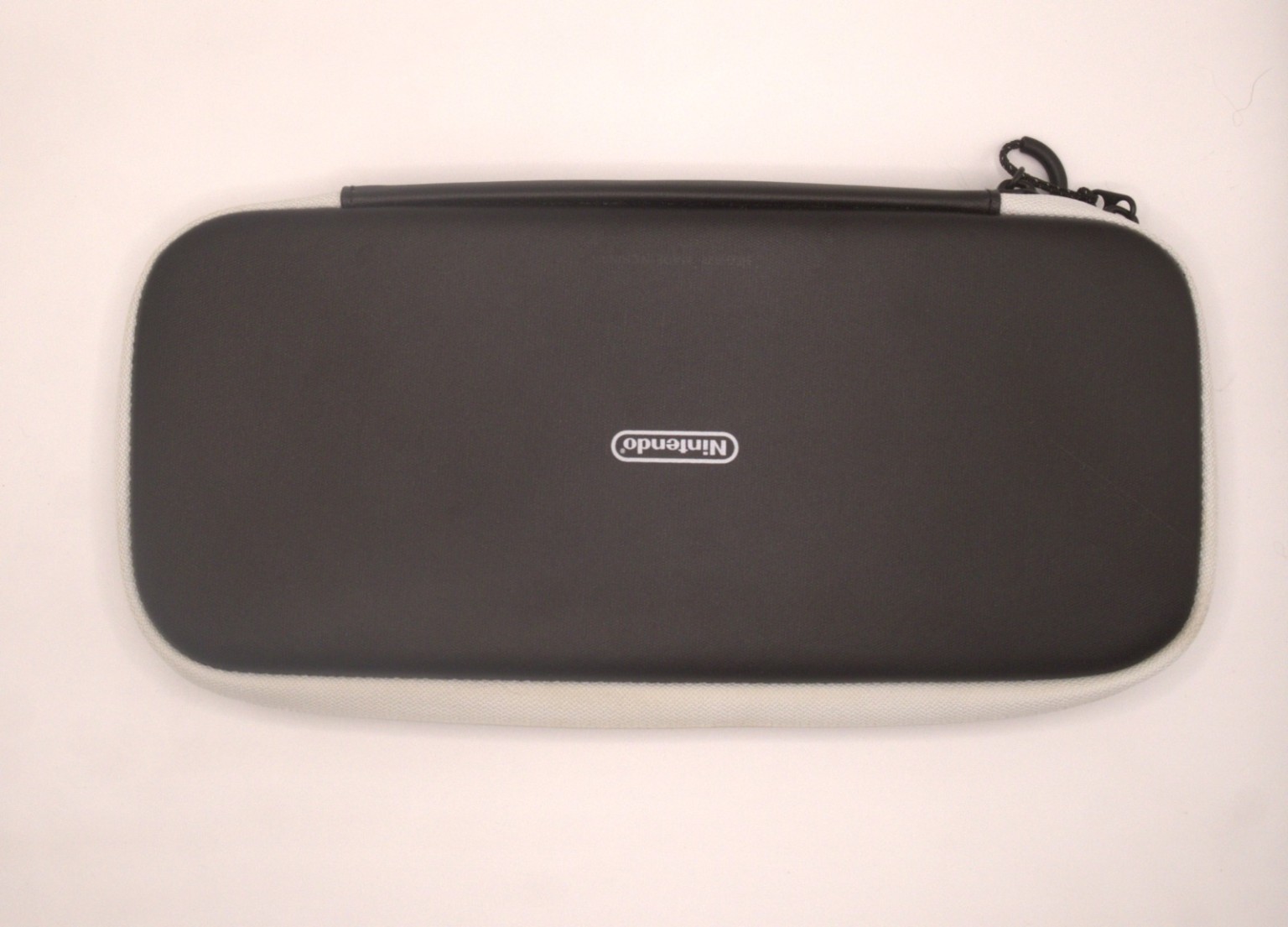 Nintendo Switch Tasche – Schwarz mit hellem Rand